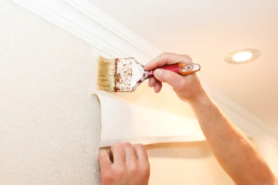Pose de papier peint à Crozant — revêtements muraux et toiles de verre